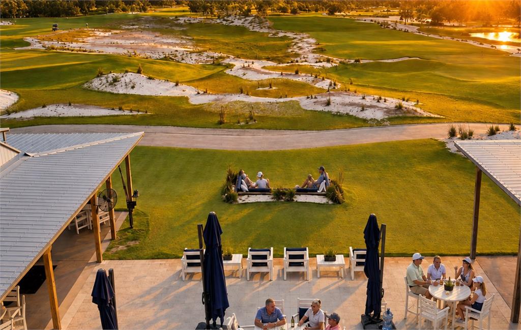 Soleta patio overlooking the golf course